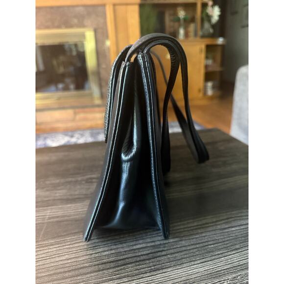 Black Leather Structured Shoulder Handbag with a Textured Flap Closure - Picture 8 of 8